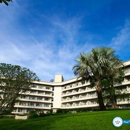 Royal Hills Golf Resort y Spa Nakhon Nayok Exterior foto