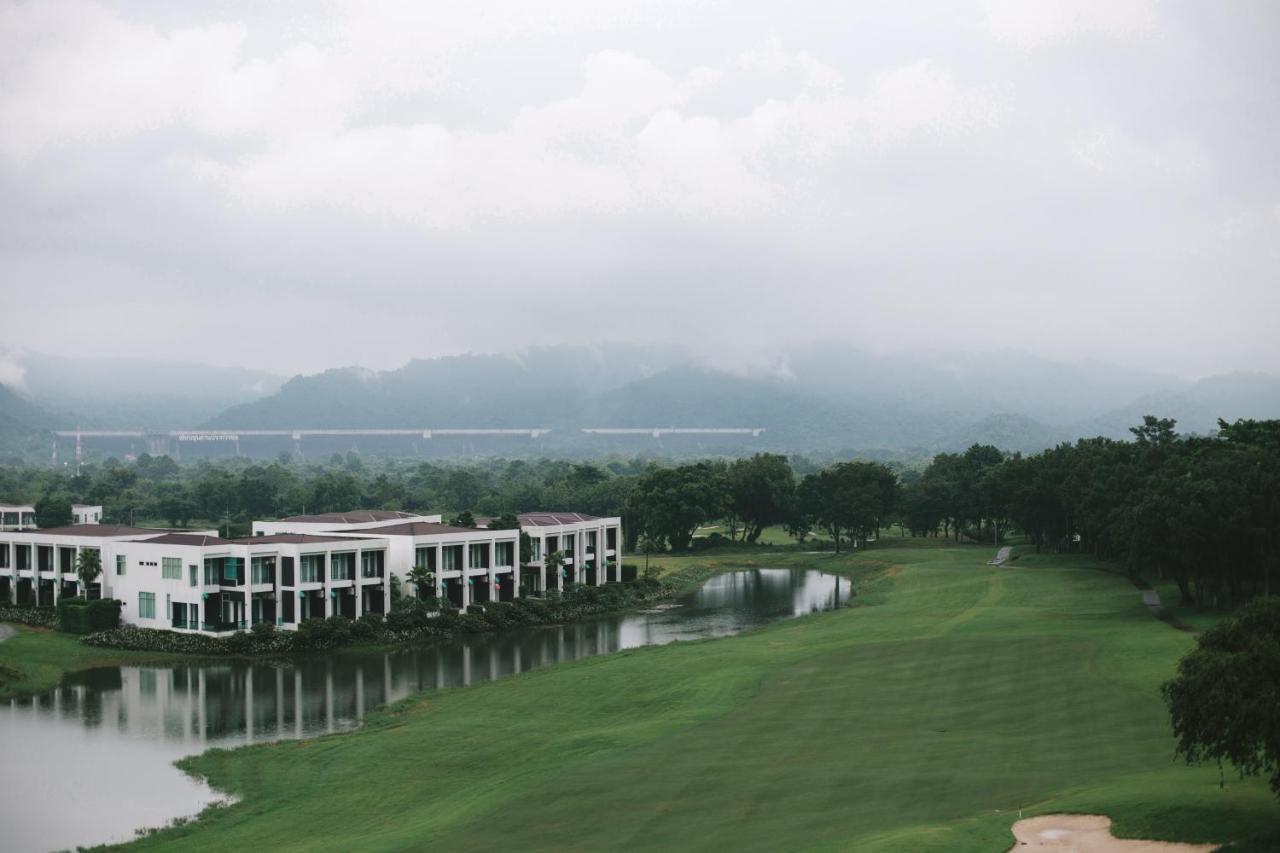 Royal Hills Golf Resort y Spa Nakhon Nayok Exterior foto