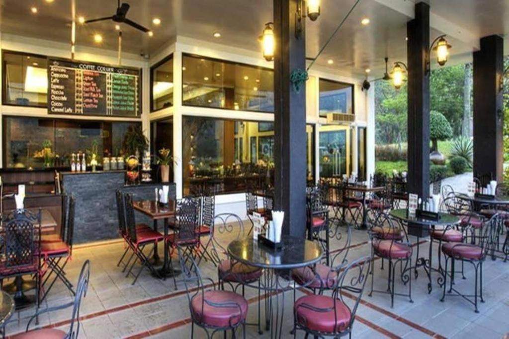 Royal Hills Golf Resort y Spa Nakhon Nayok Exterior foto