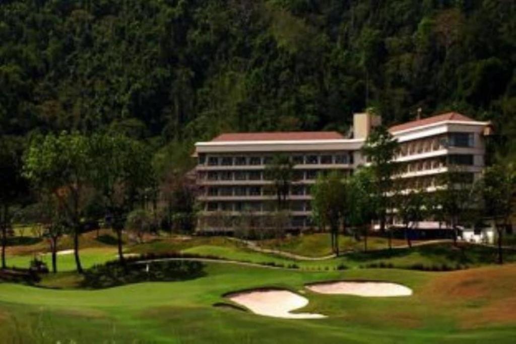 Royal Hills Golf Resort y Spa Nakhon Nayok Exterior foto