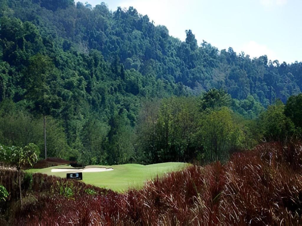 Royal Hills Golf Resort y Spa Nakhon Nayok Exterior foto