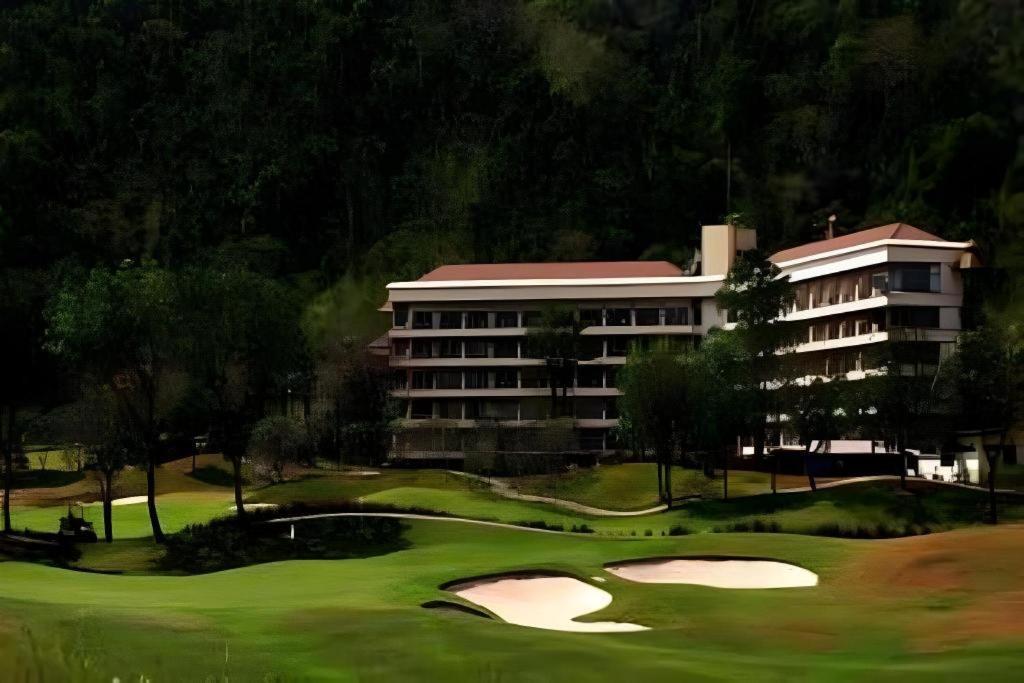 Royal Hills Golf Resort y Spa Nakhon Nayok Exterior foto
